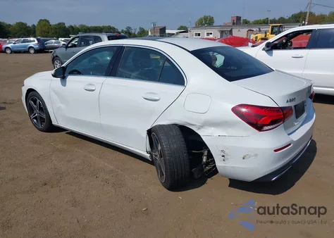 2019 Mercedes-Benz A 220 4Matic из США, поврежденный, VIN WDD3G4FB2KW021883